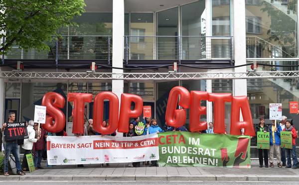 Aktion gegen CETA in München