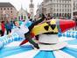 Söder fällt von der Atomrakete "Bavaria One": Der Umgang mit waffenfähigem Uran ist eine Spur zu heikel für ihn.
<br>Bild: Alexandra Beier