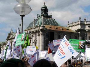 FRacking-Protest vor dem Kanzleramt