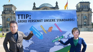 Protest-Aktion gegen TTIP: Merkel und Gabriel versenken unsere Standards.