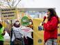 Im Bild spricht: Friederike Gravenhorst, Campaignerin bei Campact, Foto: Jörg Farys
